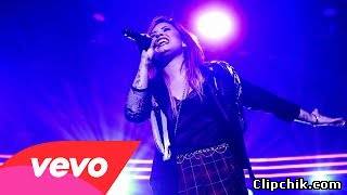 клип Demi Lovato - Neon Lights (VEVO Tour Exposed)