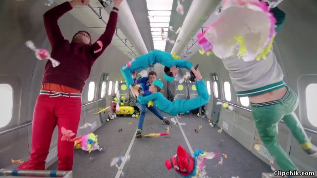клип OK Go - Upside Down & Inside Out